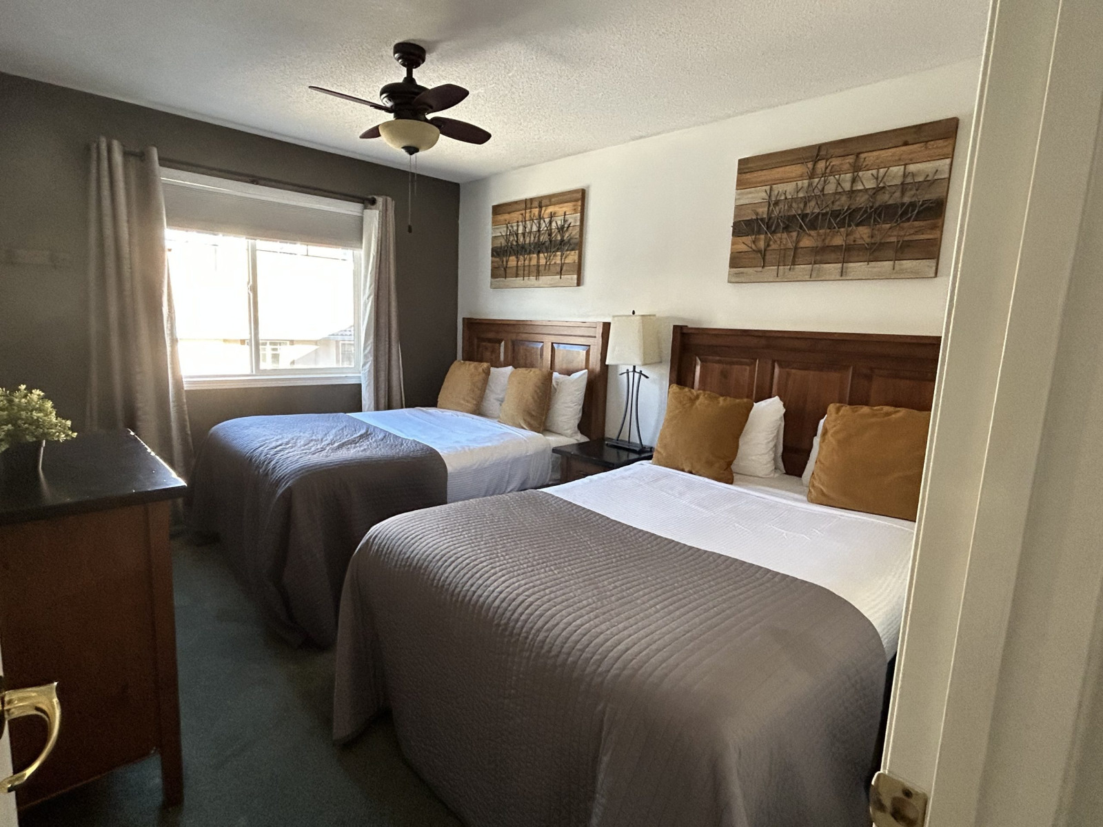 2 Bedroom Beautiful Condo by Canmore Pet Friendly Waymarker Vacations